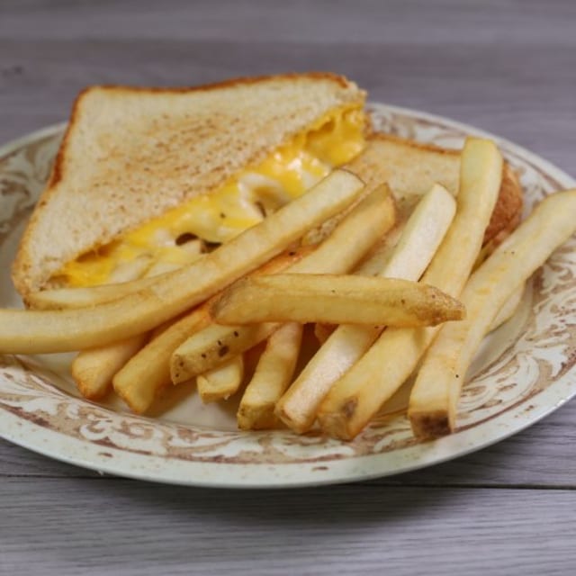 Kid’s Meal GRILLED CHEESE SANDWICH.
